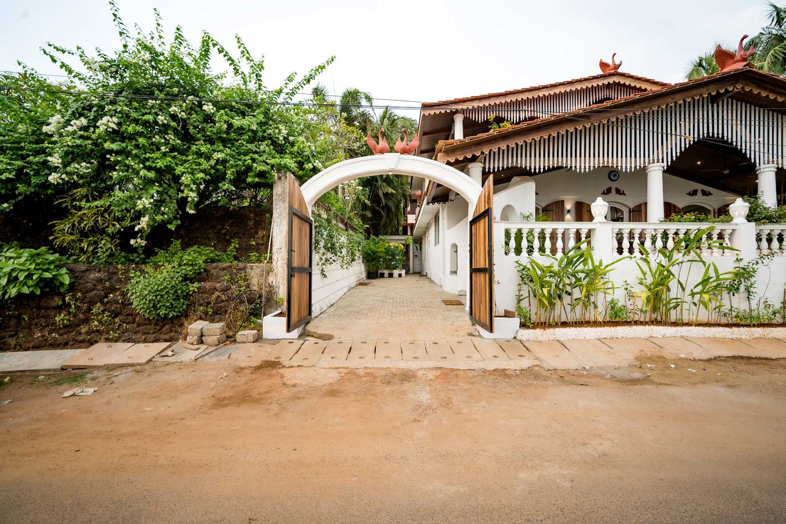 4BR| Luxe Pool+Breakfast |StayVista| Bay View @Goa 10