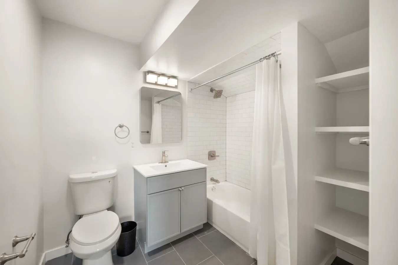 Luxe 2bd Apartment, Lots of Natural Light 18