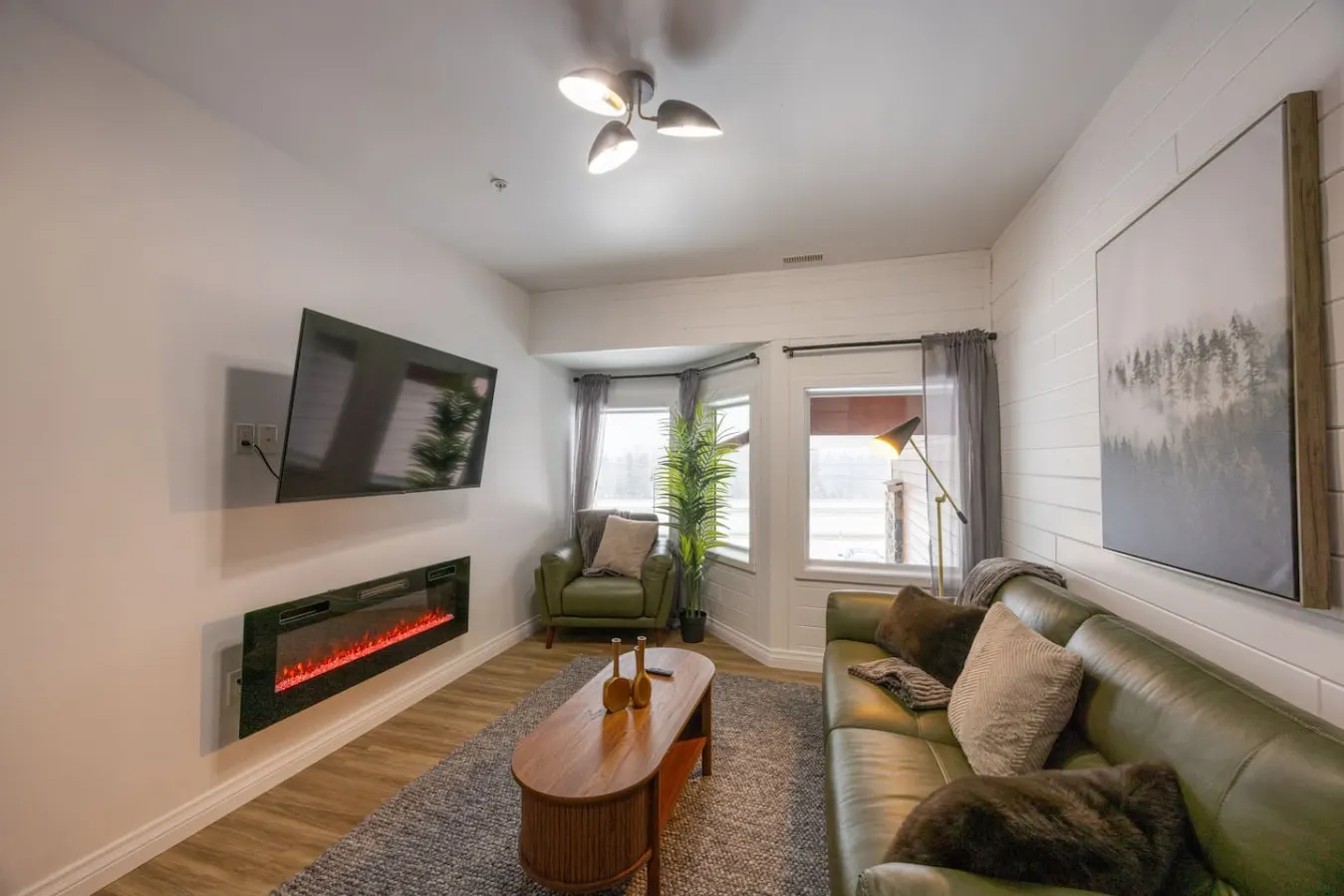 The Gem Stays | Private 10-Suite Retreat Sleeps 56 — photo 2