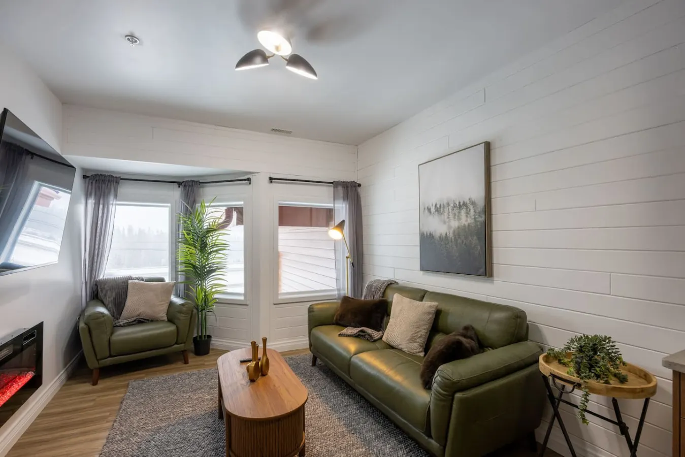 The Gem Stays | Private 10-Suite Retreat Sleeps 56 — photo 4