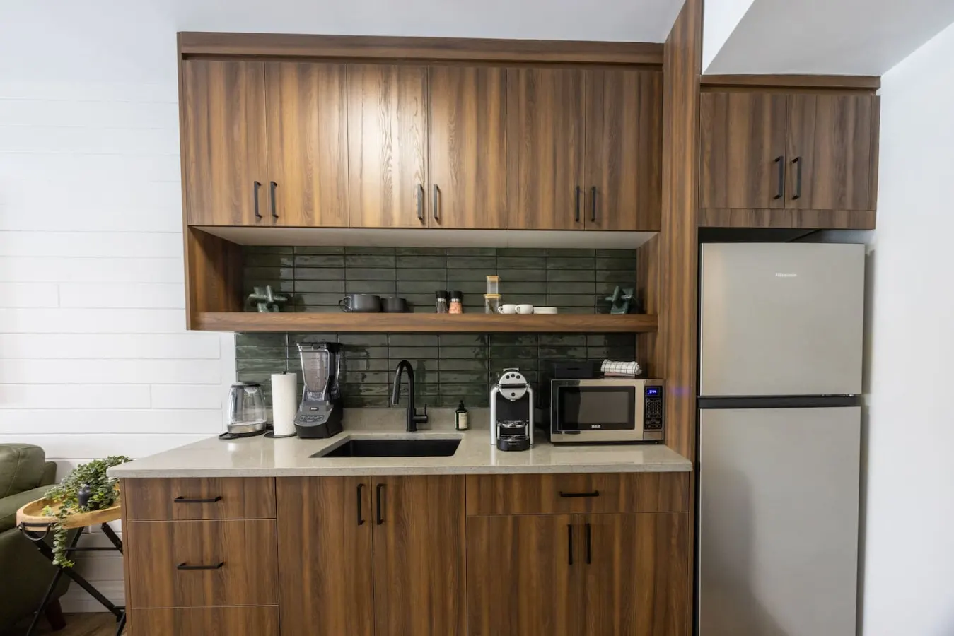 The Gem Stays | Private 10-Suite Retreat Sleeps 56 — photo 5
