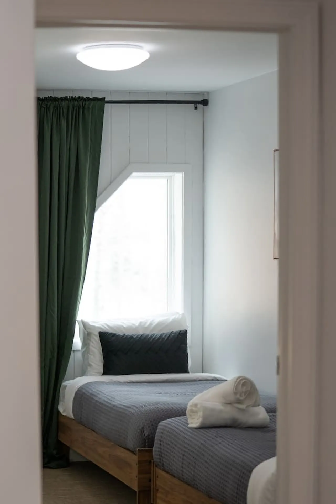 The Gem Stays Private 10-Suite Retreat Sleeps 56 7