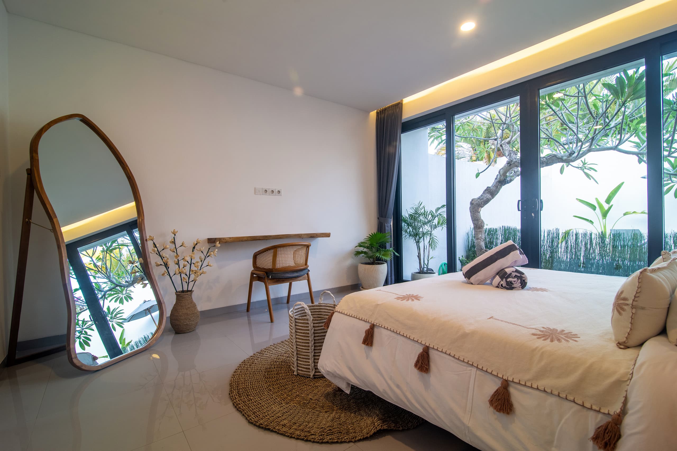Luxury 3BR Villa | Private Pool | Seminyak 27