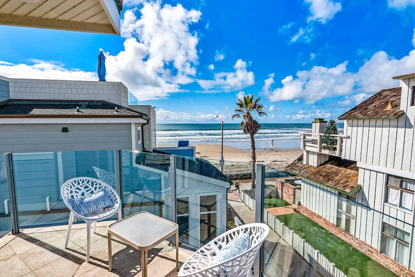 The Mission Beach VIP- 3 Decks, AC, Steps to Sand! 8