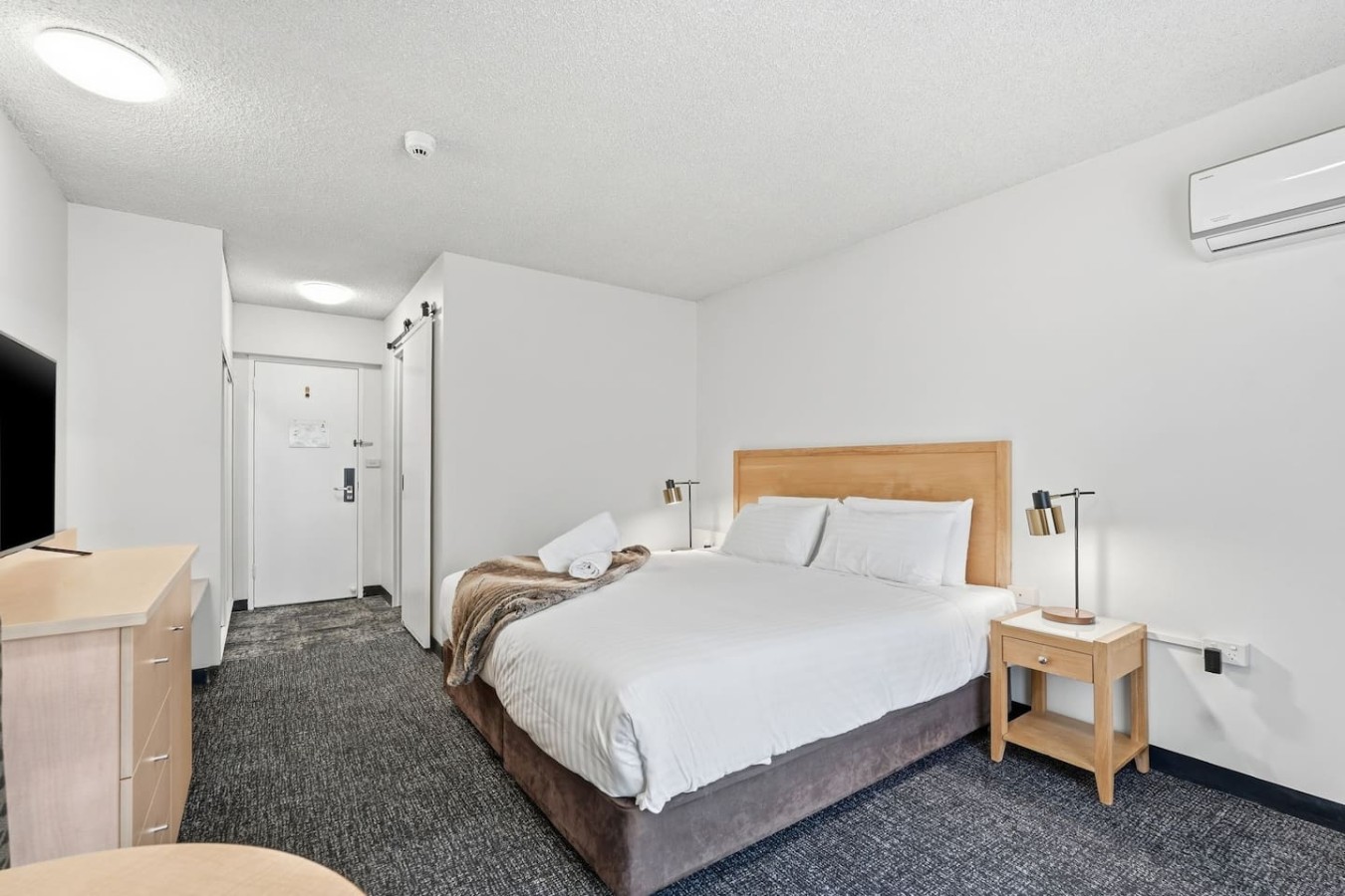 Private King Suite w/ Balcony Views 4