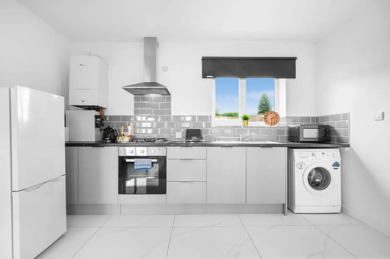 Stylish Apartment - Parking - WiFi - Cradley Heath — photo 3