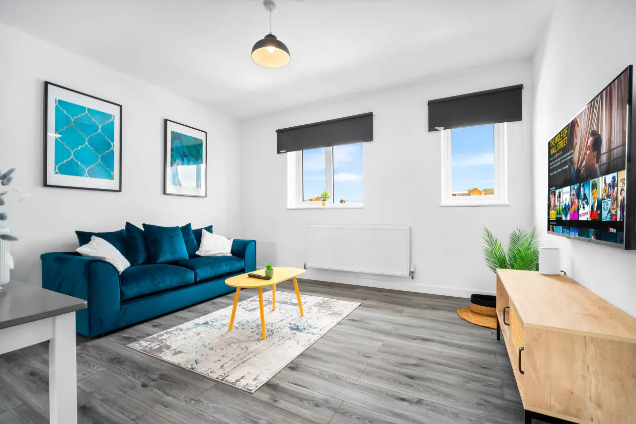 Stylish Apartment - Parking - WiFi - Cradley Heath 8