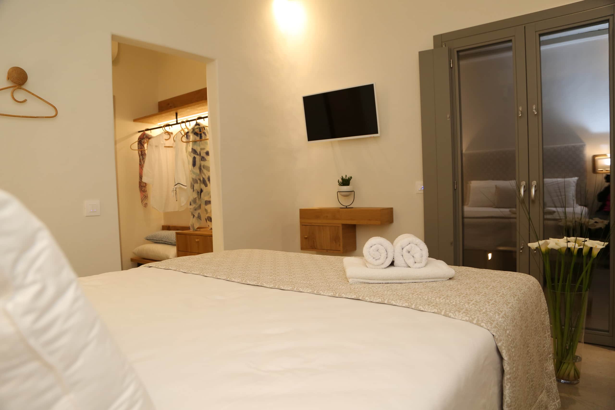 Villa Camelia 2 - Psarou - Private Pool & Jacuzzi 21