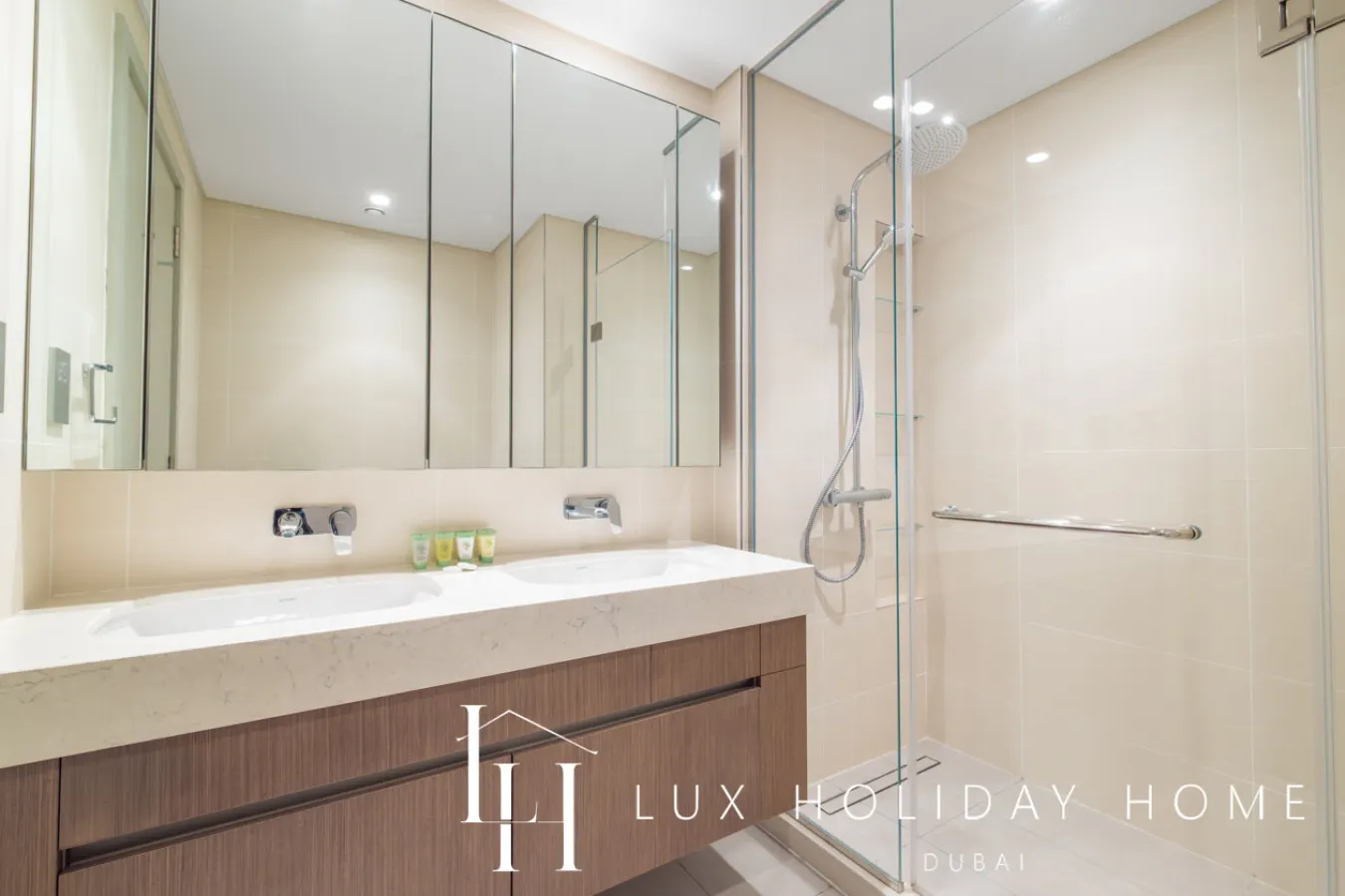 LUX The Atlantis View Luxury Beach Suite 16