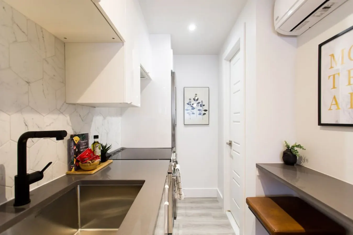 Little Italy - Palms Little Italy Studio with full bathroom - Unit 104 6