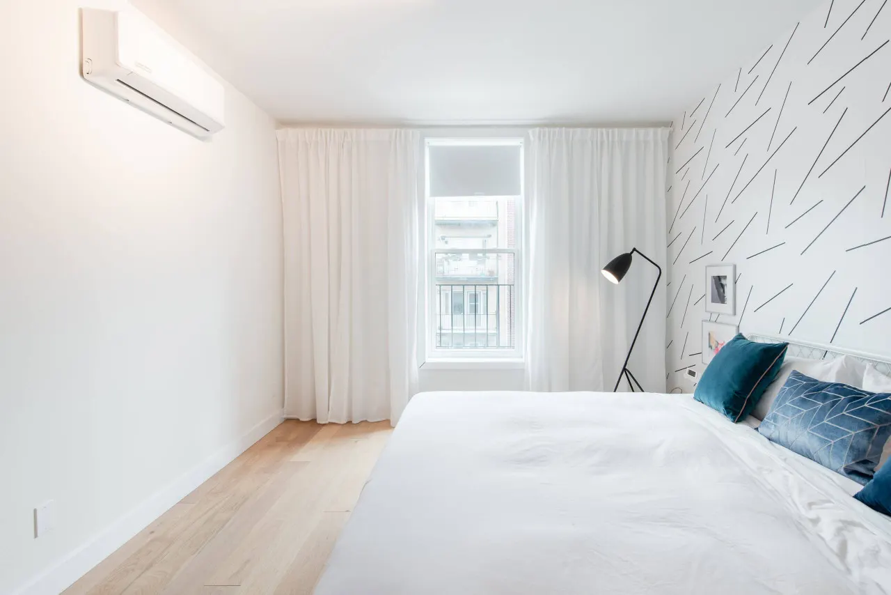 Little Italy - Montreal Contemporary Apartment 9