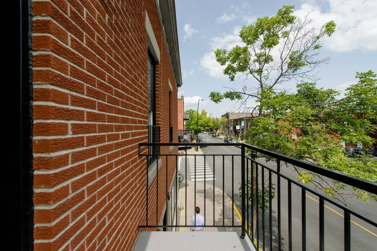 Little Italy - Montreal Contemporary Apartment 15