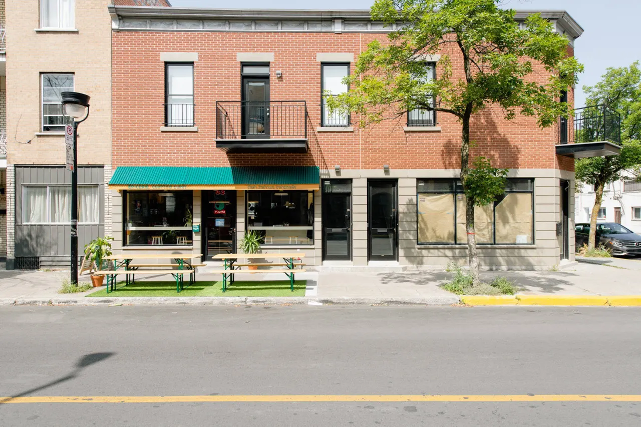 Little Italy - Montreal Contemporary Apartment 16