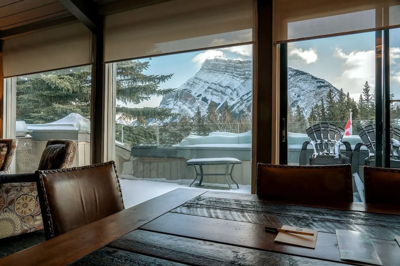 Banff Condo Shared Pool Stunning Mountain Views!
