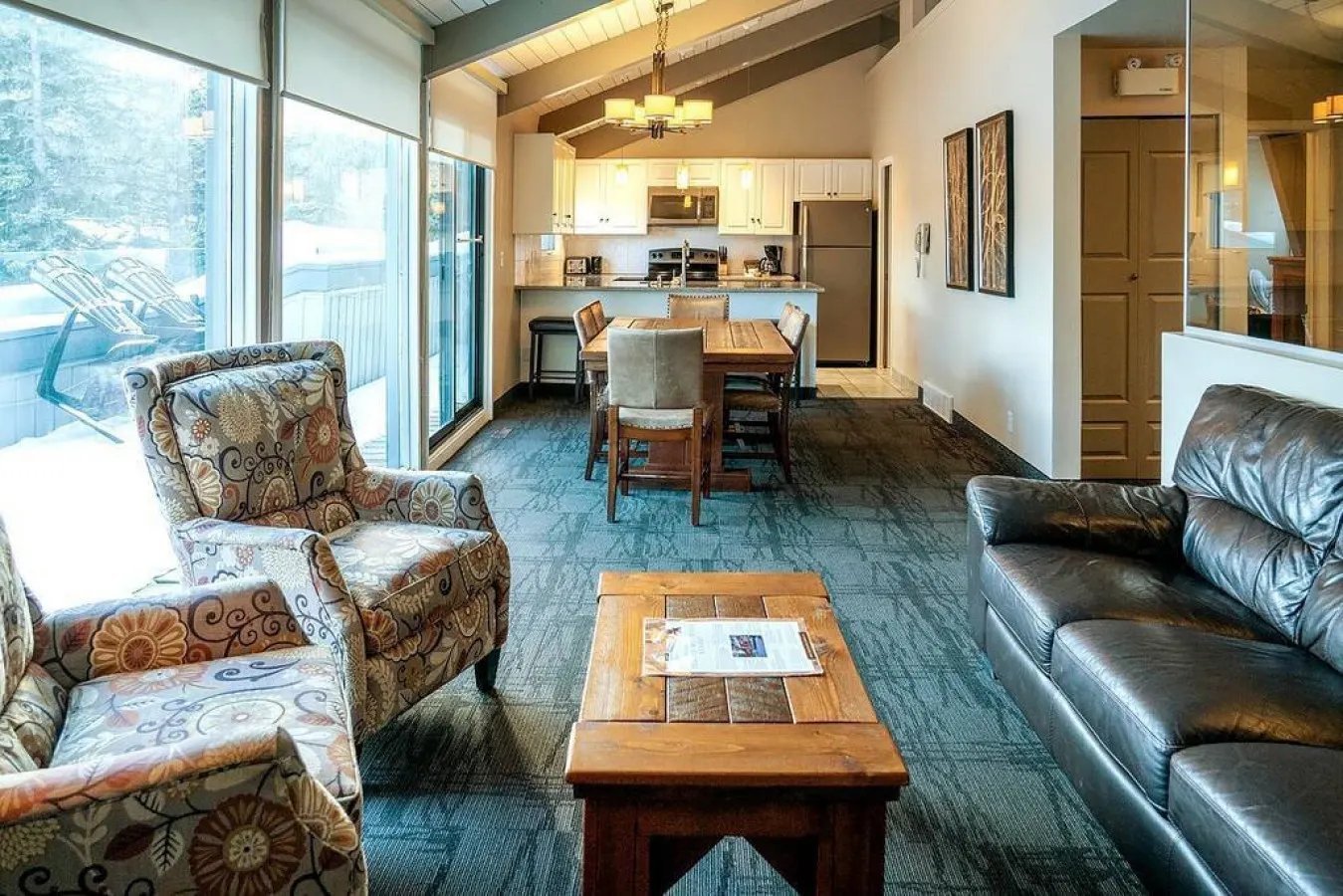 Banff Condo Shared Pool Stunning Mountain Views! 6