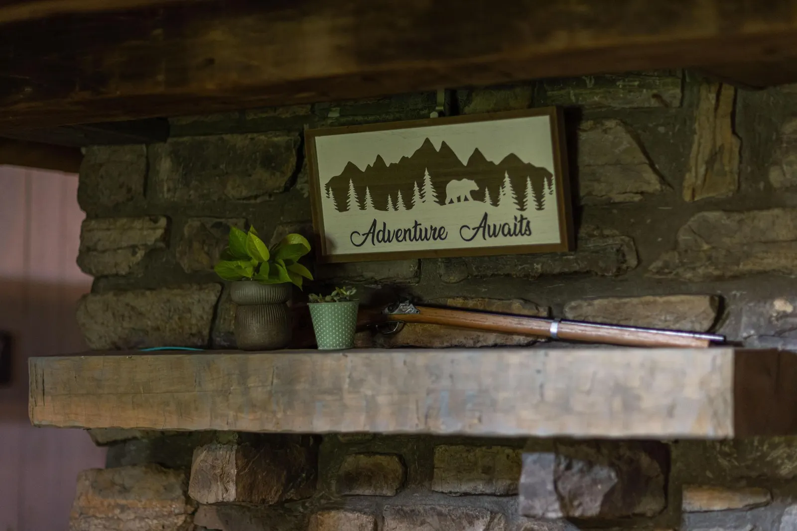 "Timber Lodge", Rustic 4BR Log Cabin + Guesthouse 11