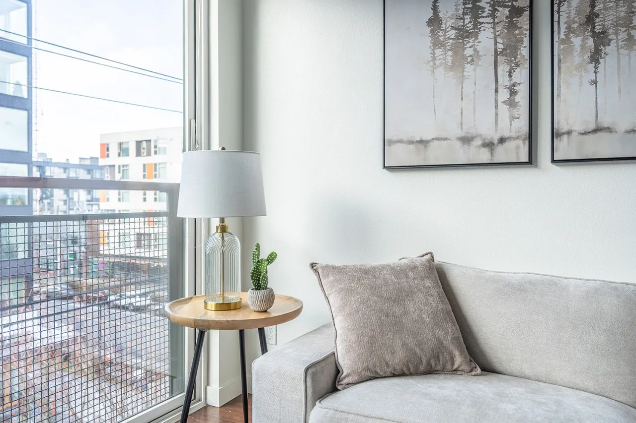 Seattle's modern and stylish Penthouse Apartment- Wifi, Pet Friendly, Rooftop 9