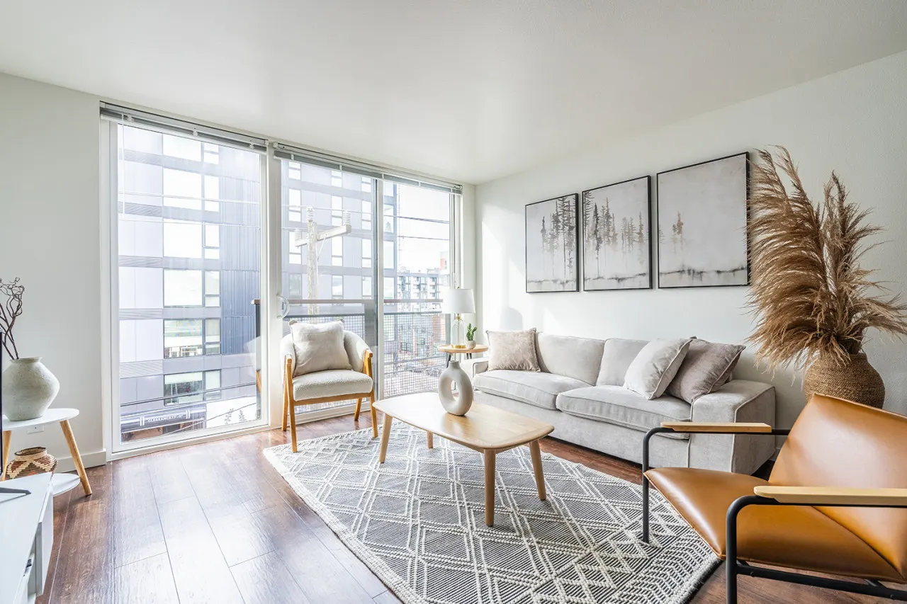 Seattle's modern and stylish Penthouse Apartment- Wifi, Pet Friendly, Rooftop — photo 4