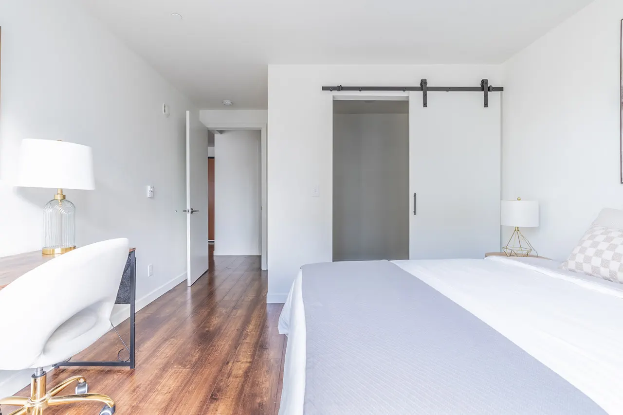 Seattle's modern and stylish Penthouse Apartment- Wifi, Pet Friendly, Rooftop 6