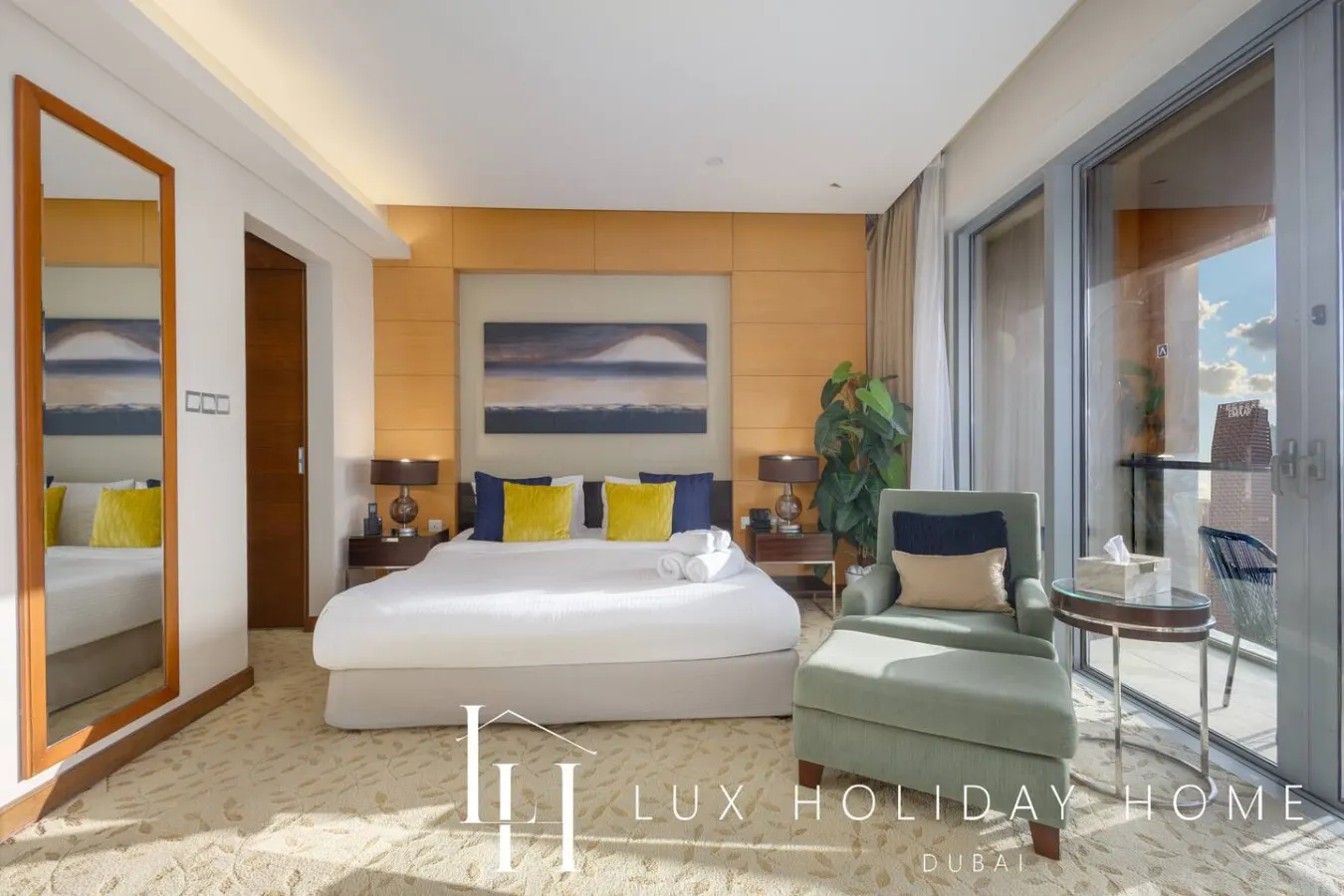 LUX The EMAAR Fashion Avenue Studio 10