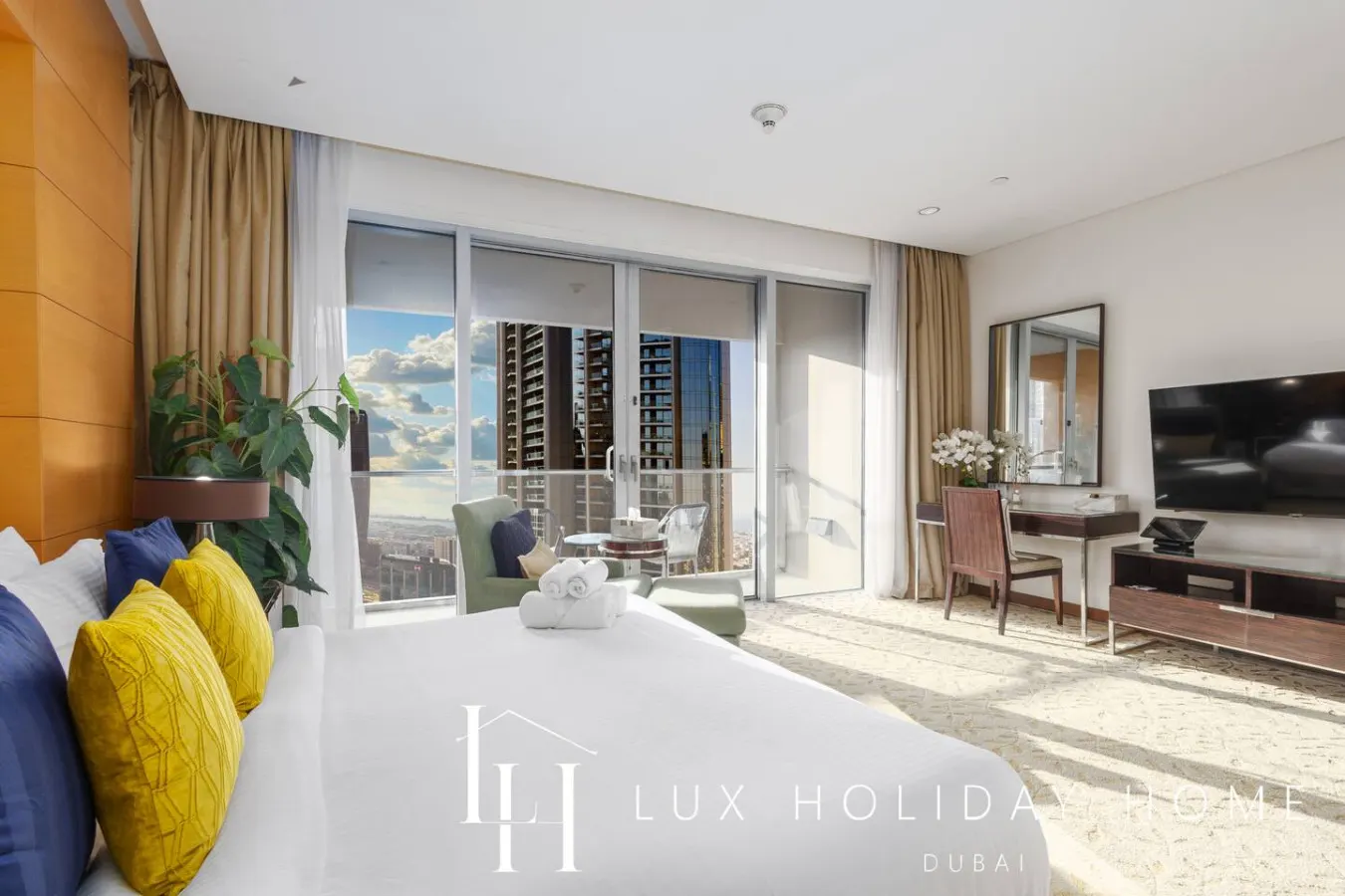 LUX The EMAAR Fashion Avenue Studio 11