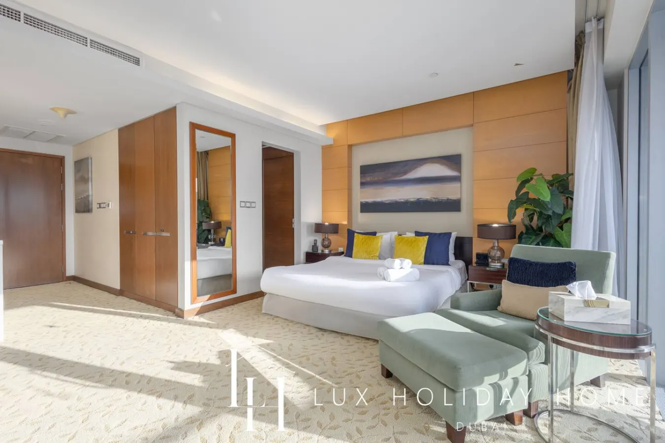 LUX The EMAAR Fashion Avenue Studio 4