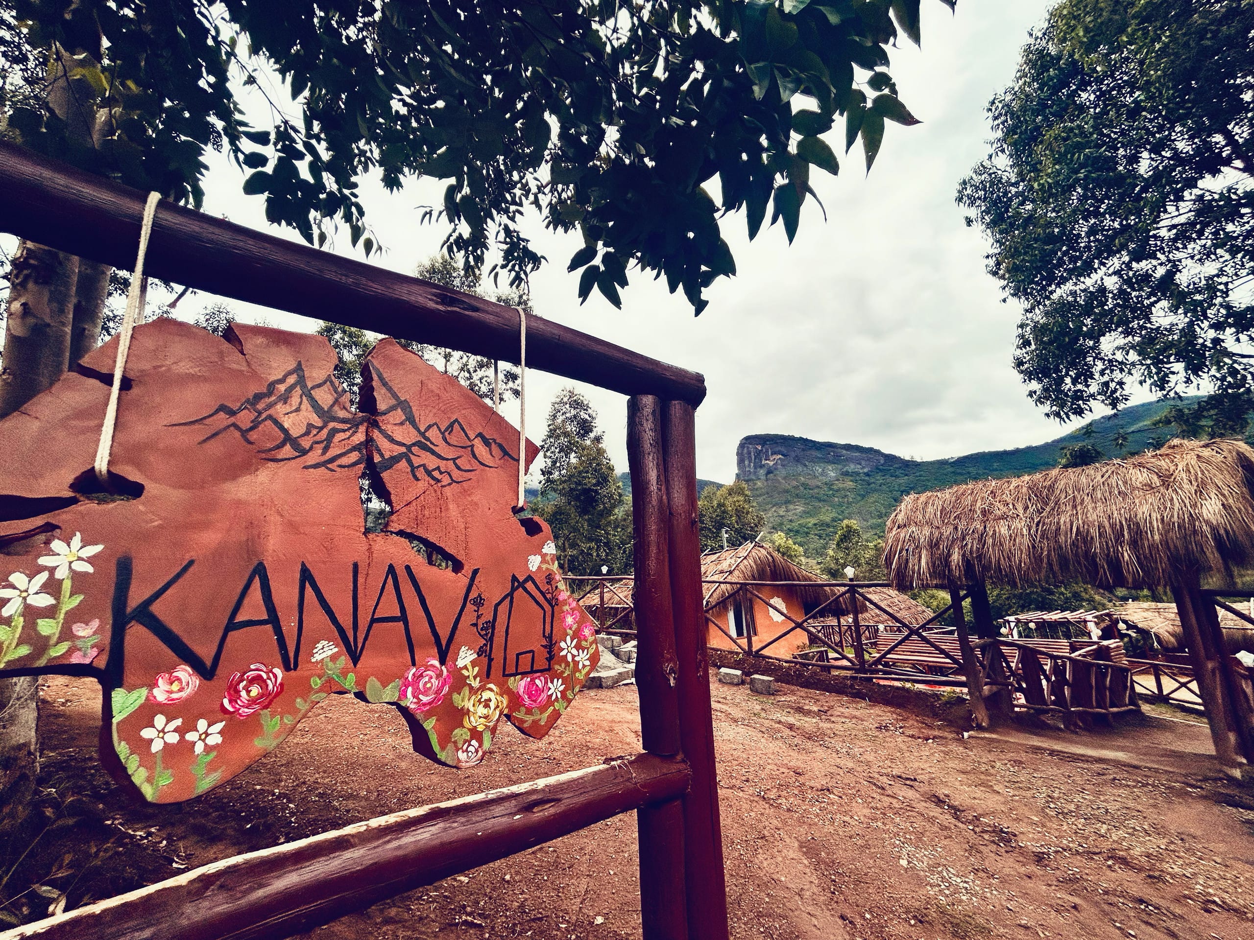 Rustic Mudhouse in Kanthalloor by KanavLiving 28