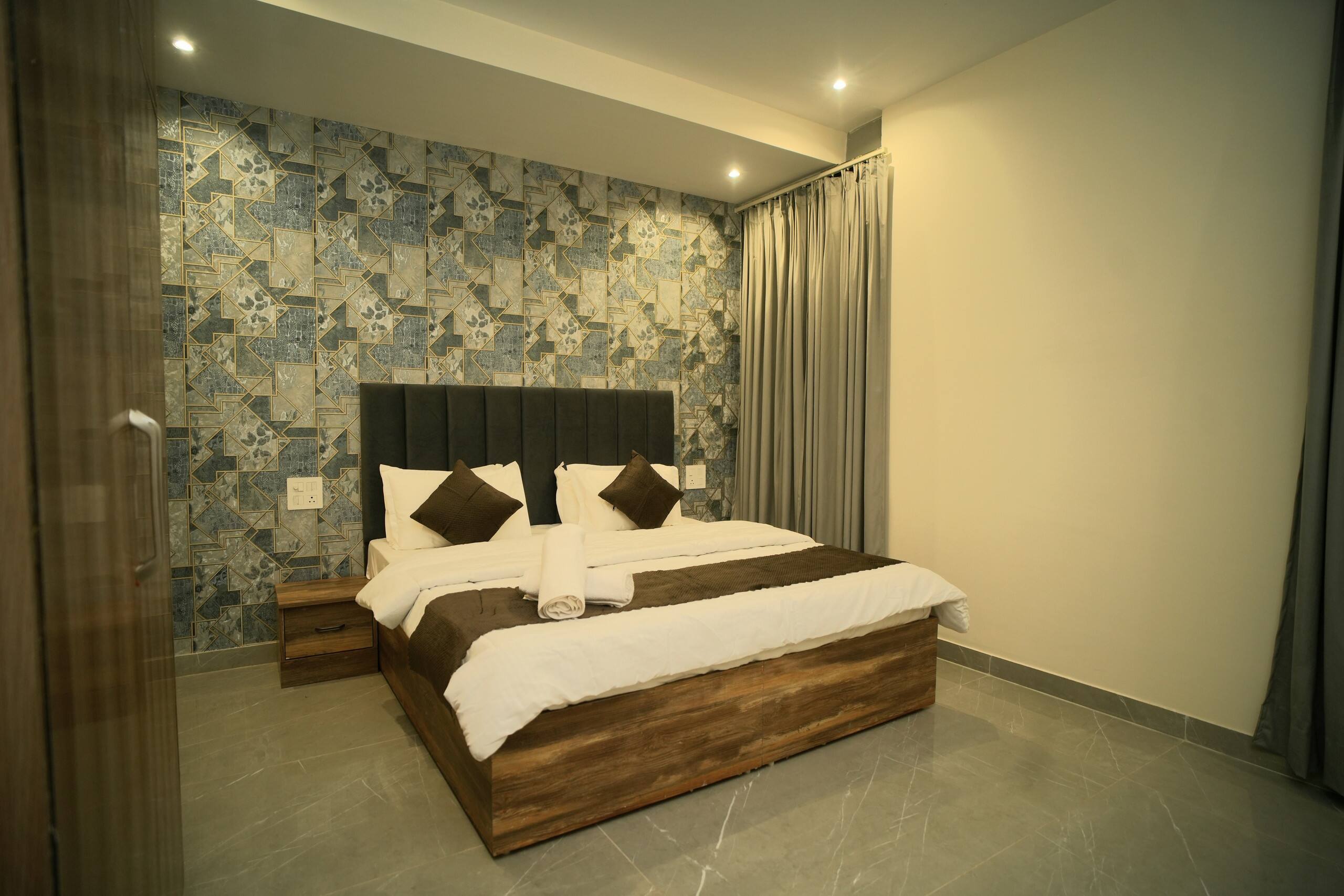 Kasauli Mountain View•180° Views |AC •Parking•Lift 37