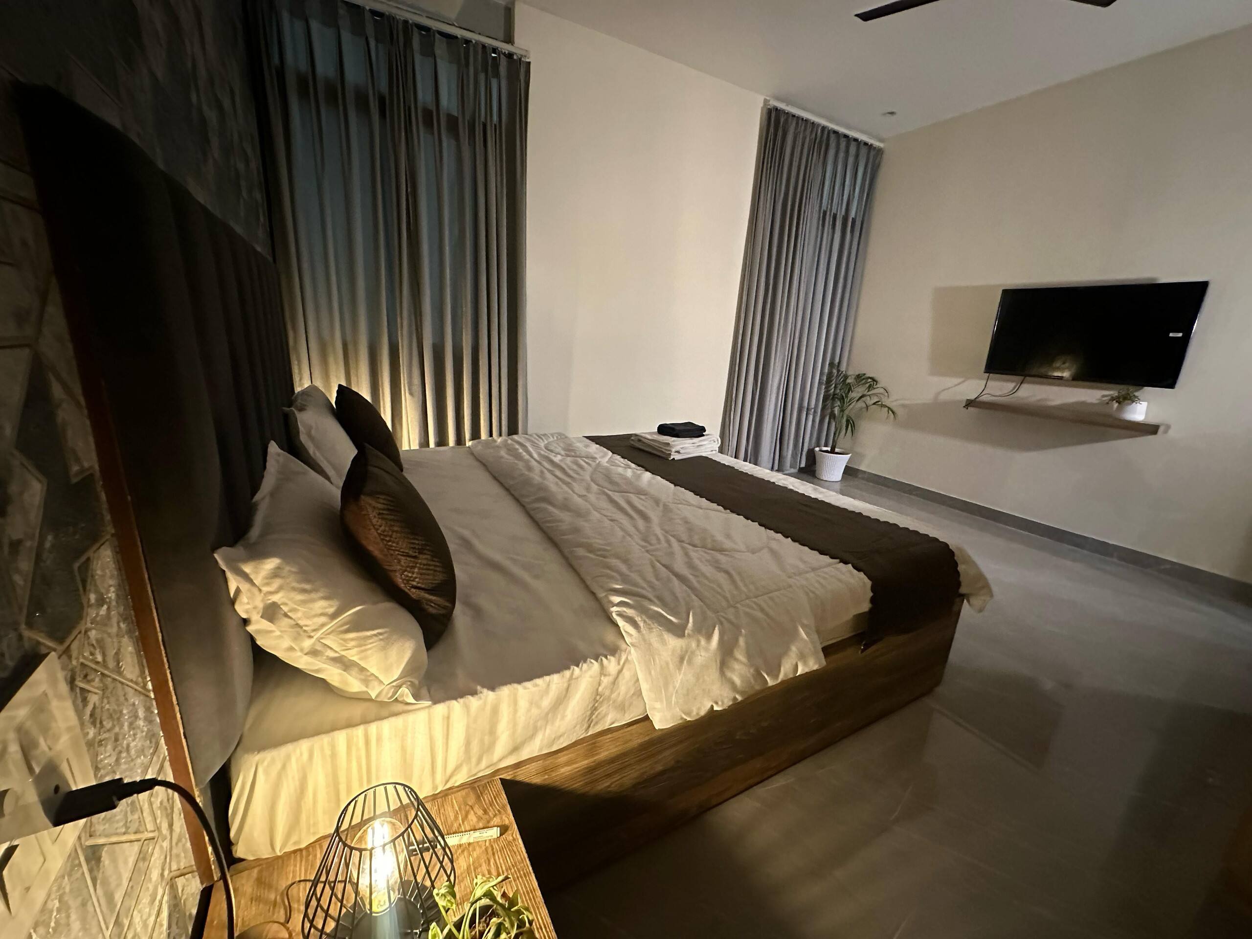 Kasauli Mountain View•180° Views |AC •Parking•Lift 35
