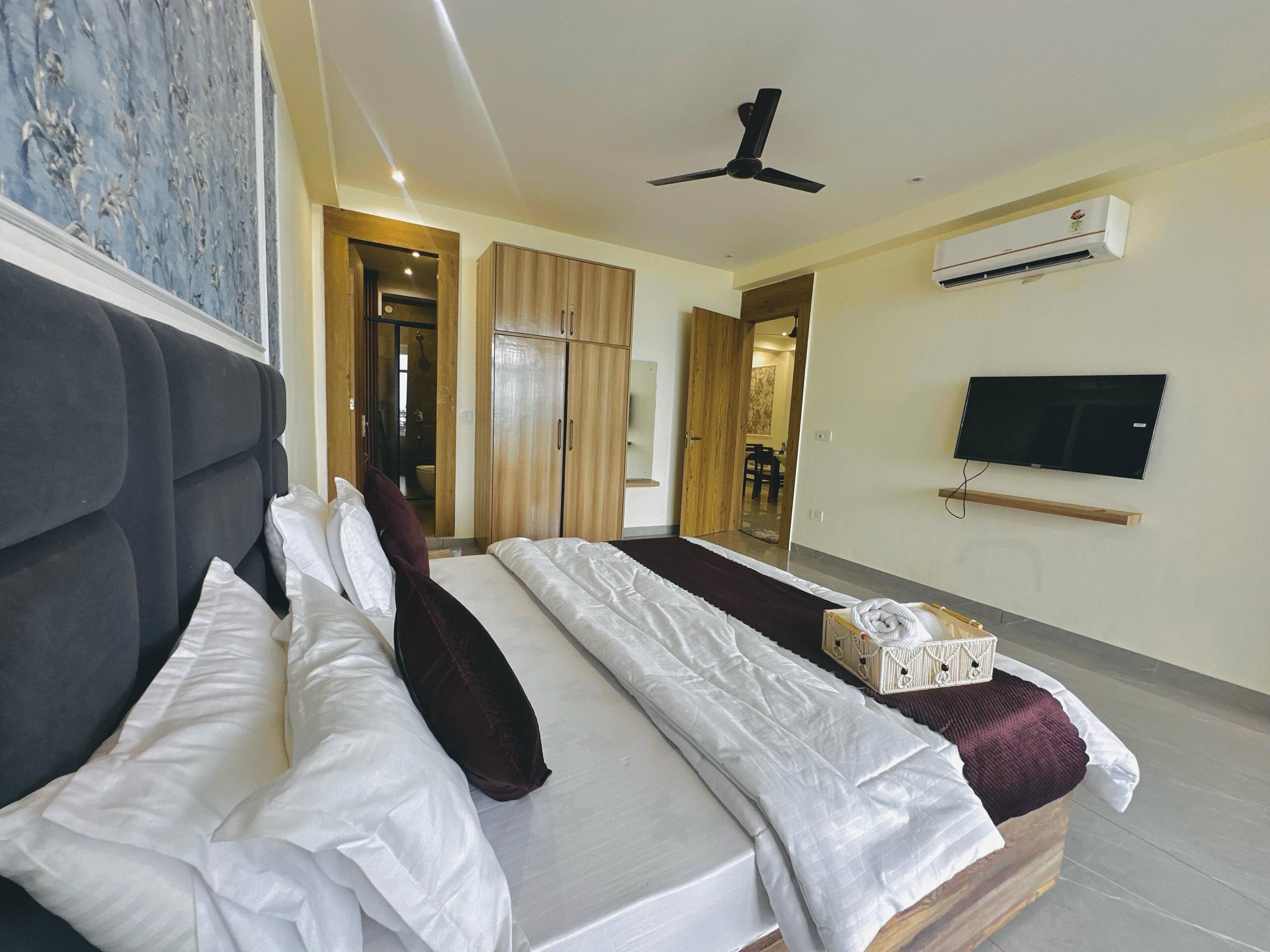 Kasauli Mountain View•180° Views |AC •Parking•Lift 25
