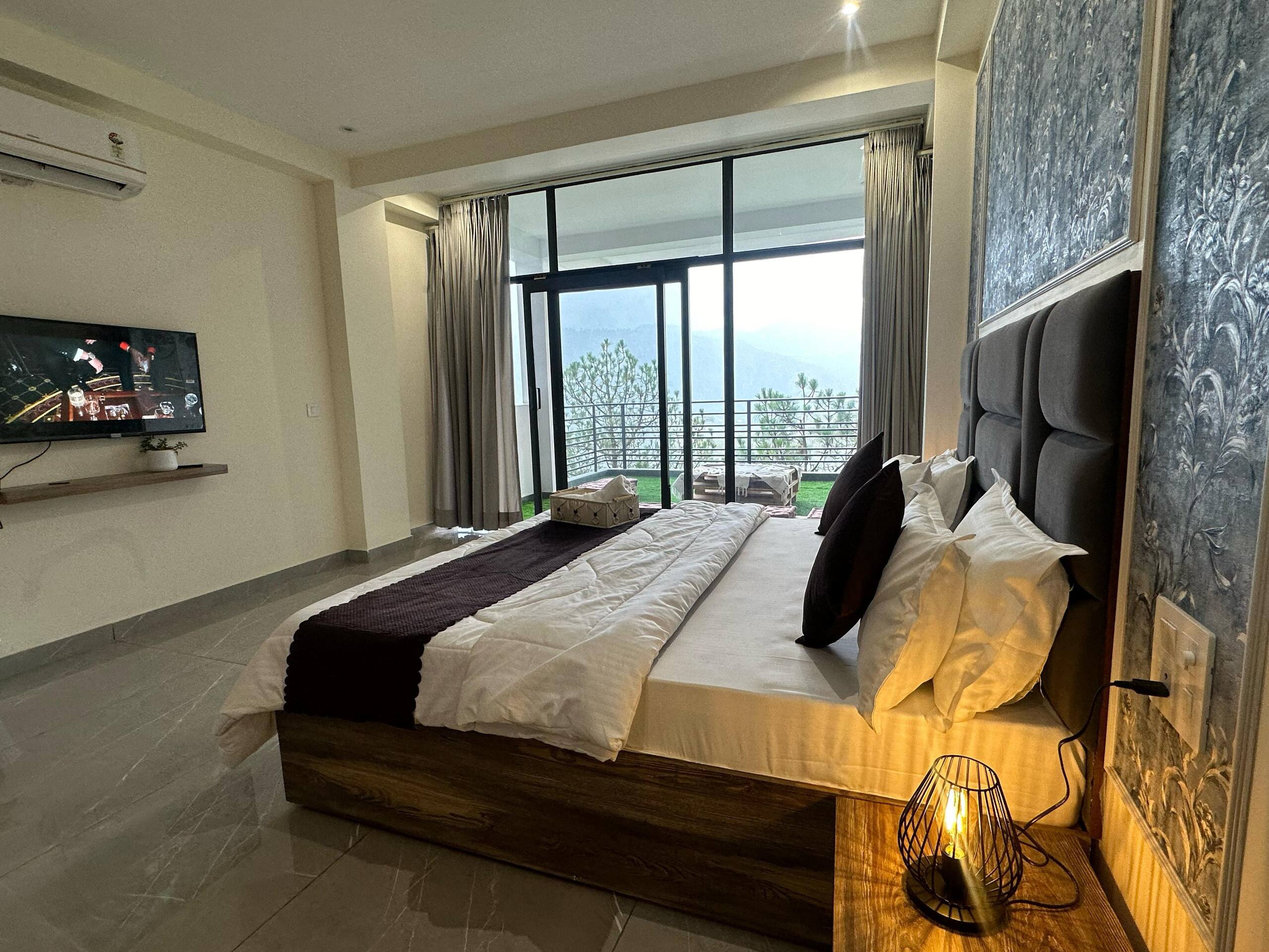 Kasauli Mountain View•180° Views |AC •Parking•Lift 7