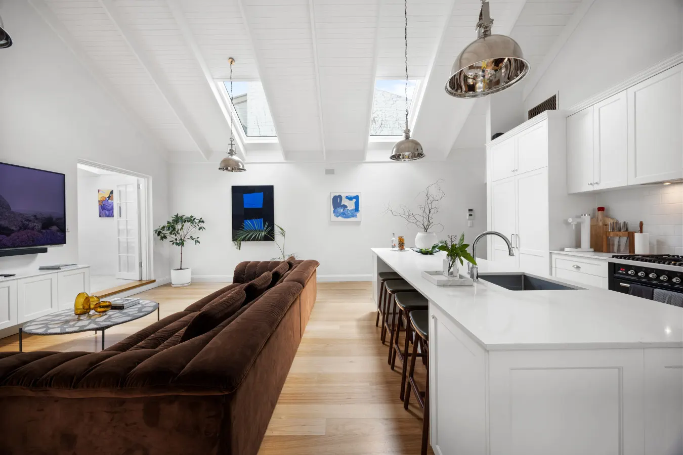 Eastside Oasis Norwood - Designer Luxe Cottage