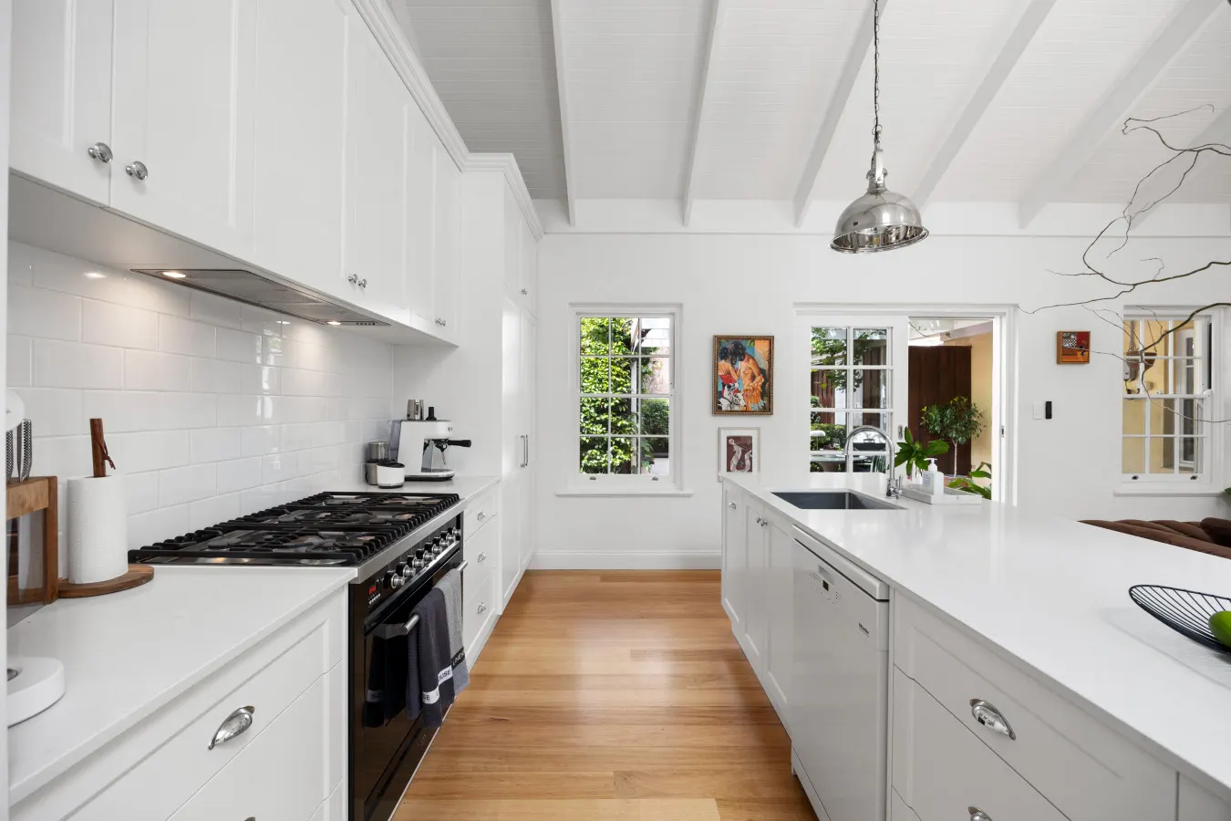 Eastside Oasis Norwood - Designer Luxe Cottage 14