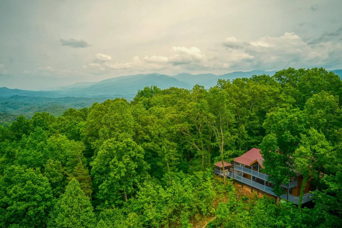 Breathtaking Views Secluded Upscale Family Cabin 4