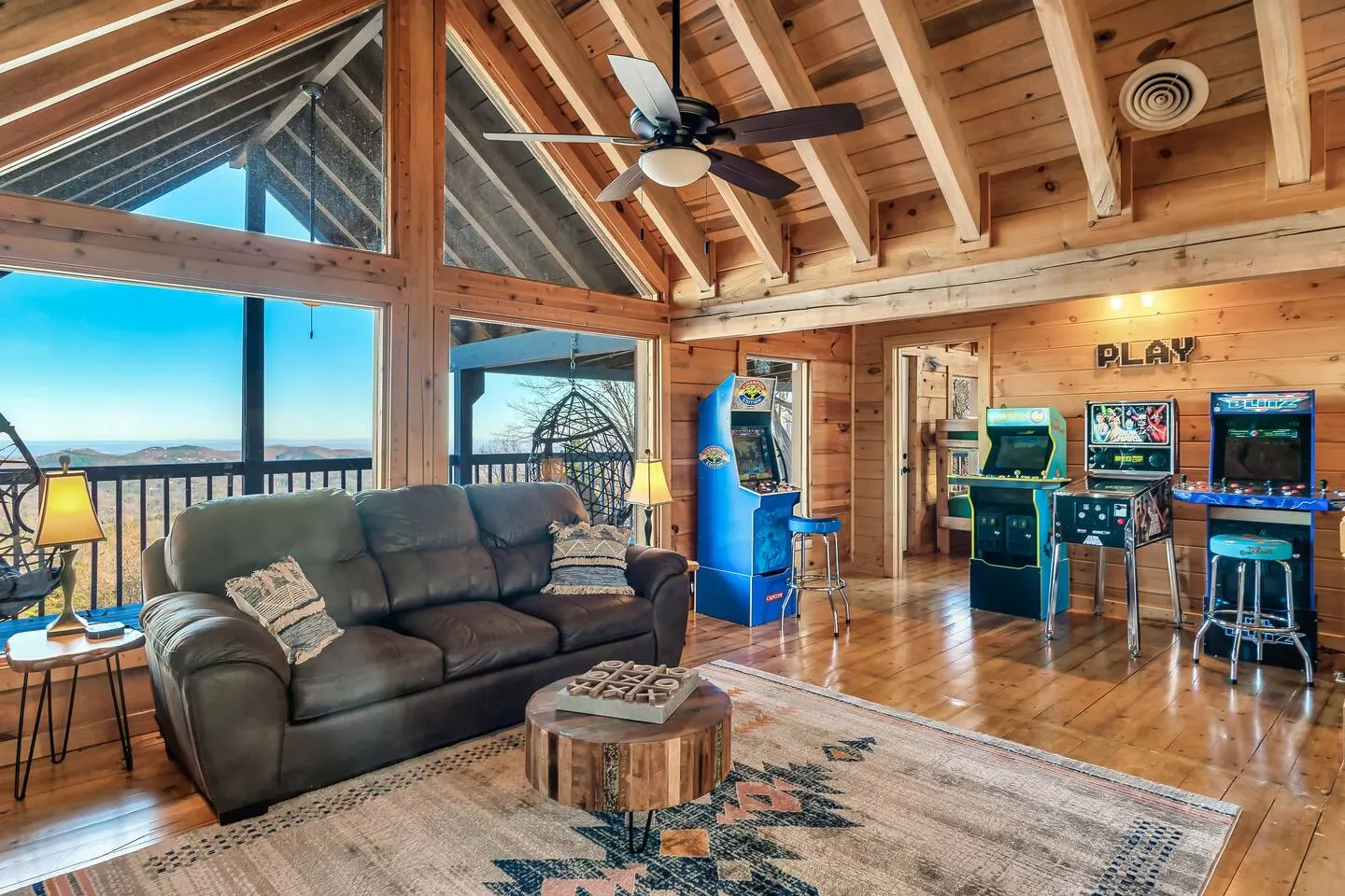 Breathtaking Views Secluded Upscale Family Cabin 8