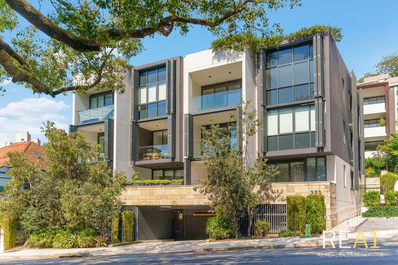 Stylish 2BR Apartment in Double Bay with Parking