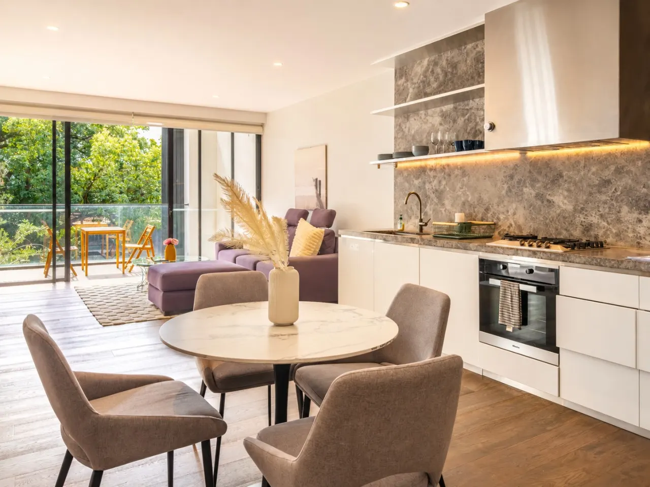 Stylish 2BR Apartment in Double Bay with Parking 17