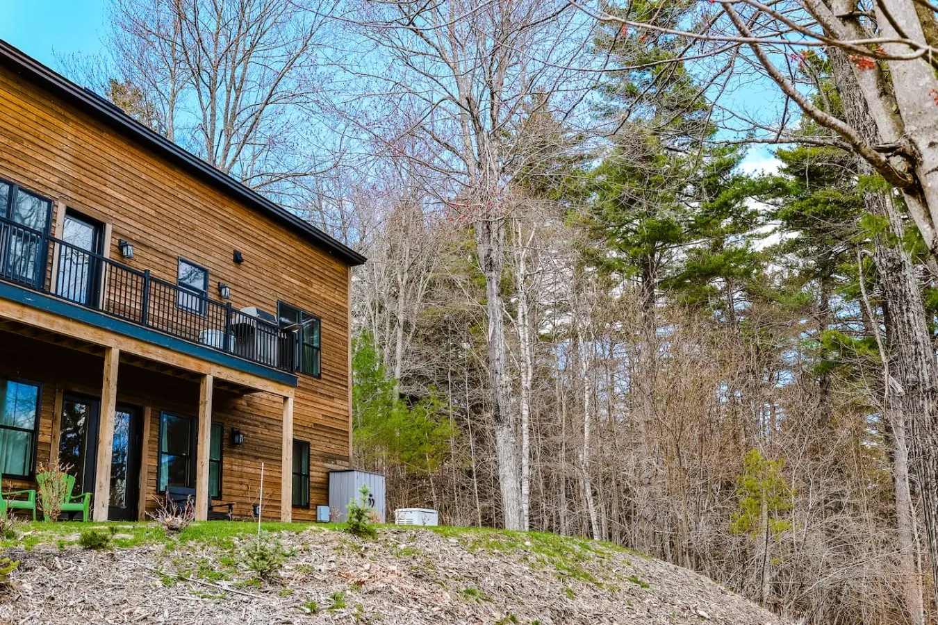 Trailside Chalet at Pleasant Mt 9