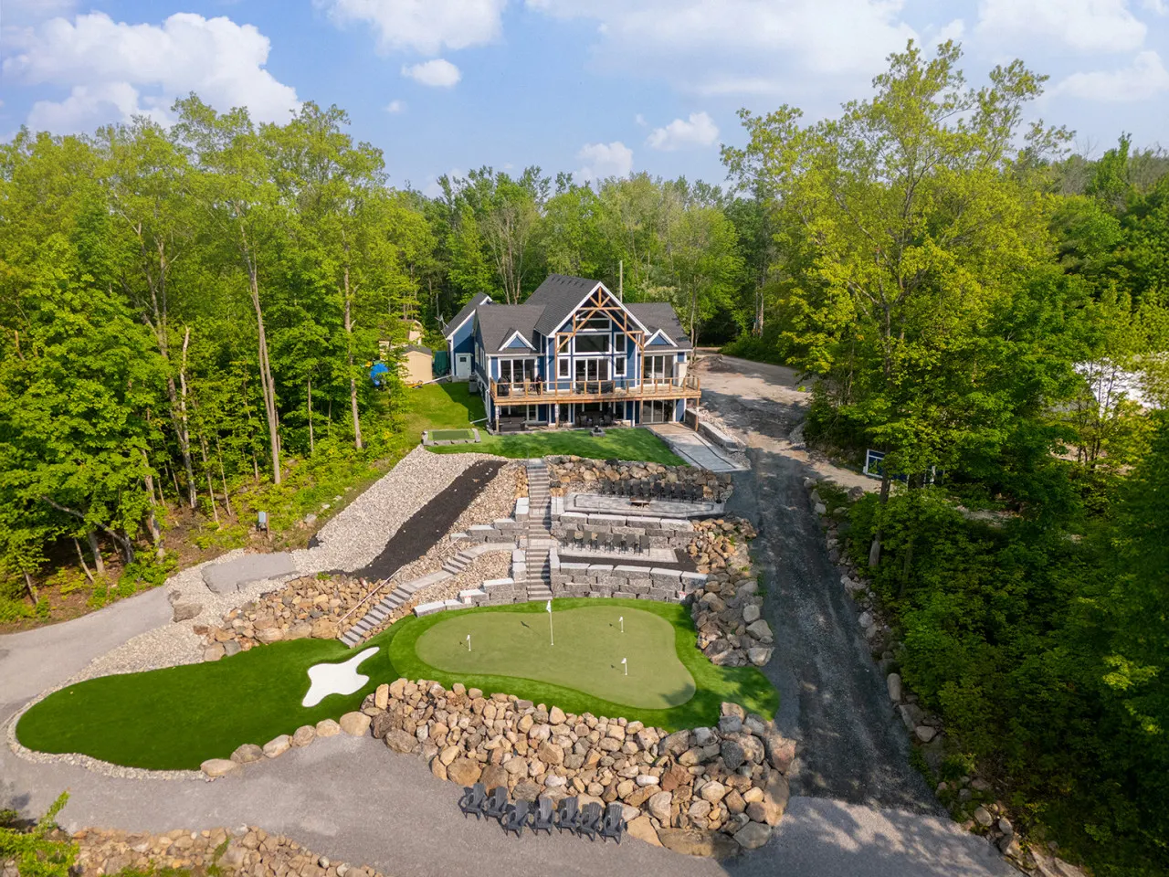 The Lake House - Waterfront Luxury Cottage