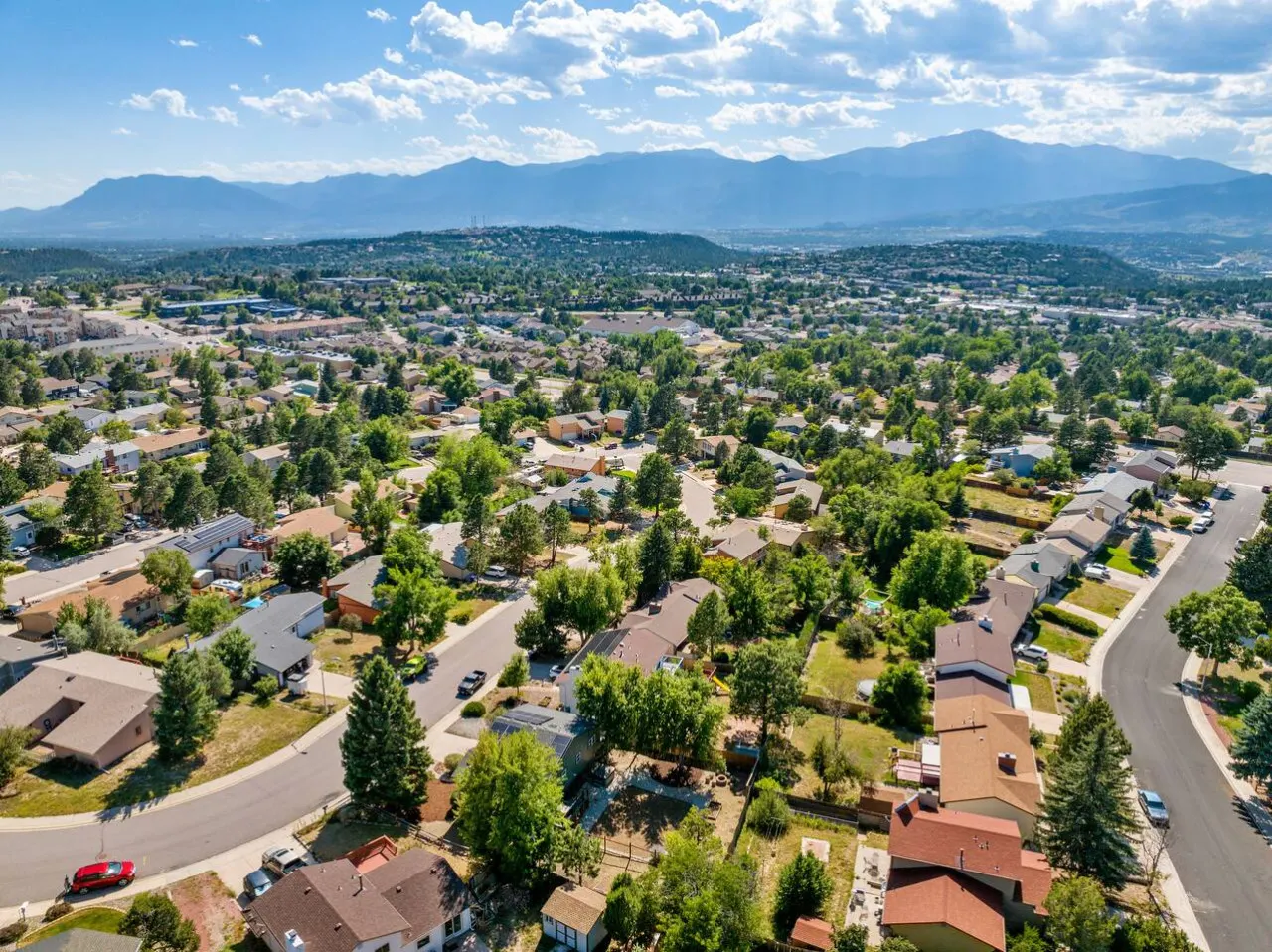 Pikes Peak Views Hot Tub 4BR Retreat 6