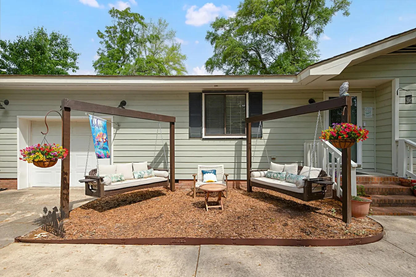 Family Beach House: 3 BR - - Dogs Welcome Tranquil Turtle — photo 4