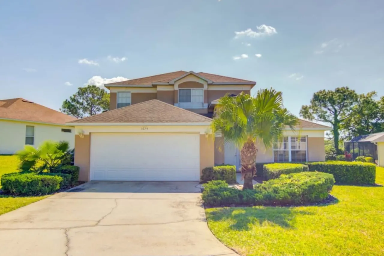 Spacious 5-Bedroom Villa with Private Pool, Spa, and Games Room 2