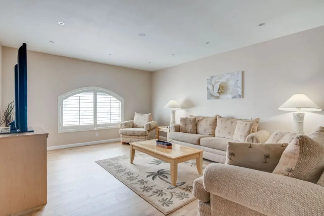 Spacious 5-Bedroom Villa with Private Pool, Spa, and Games Room 16