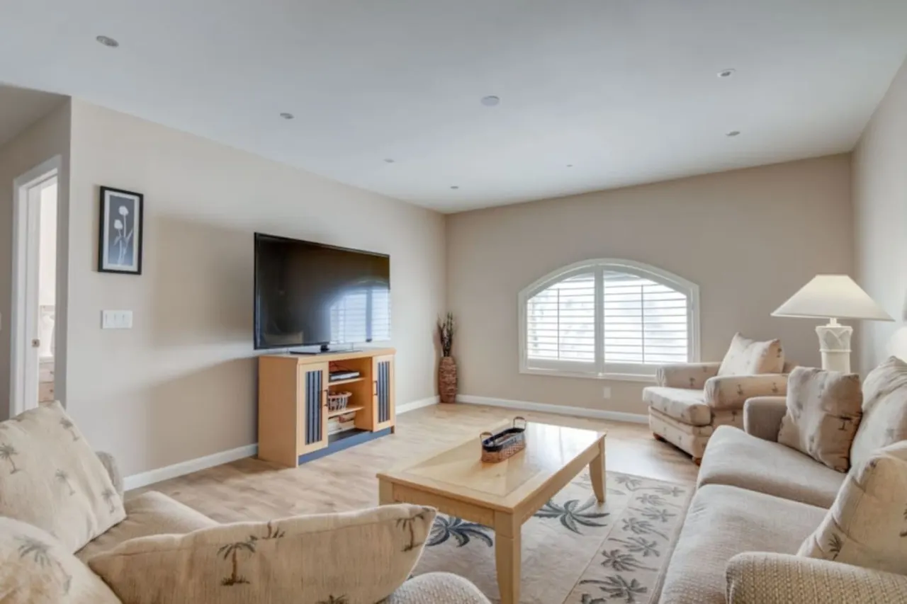 Spacious 5-Bedroom Villa with Private Pool, Spa, and Games Room 17