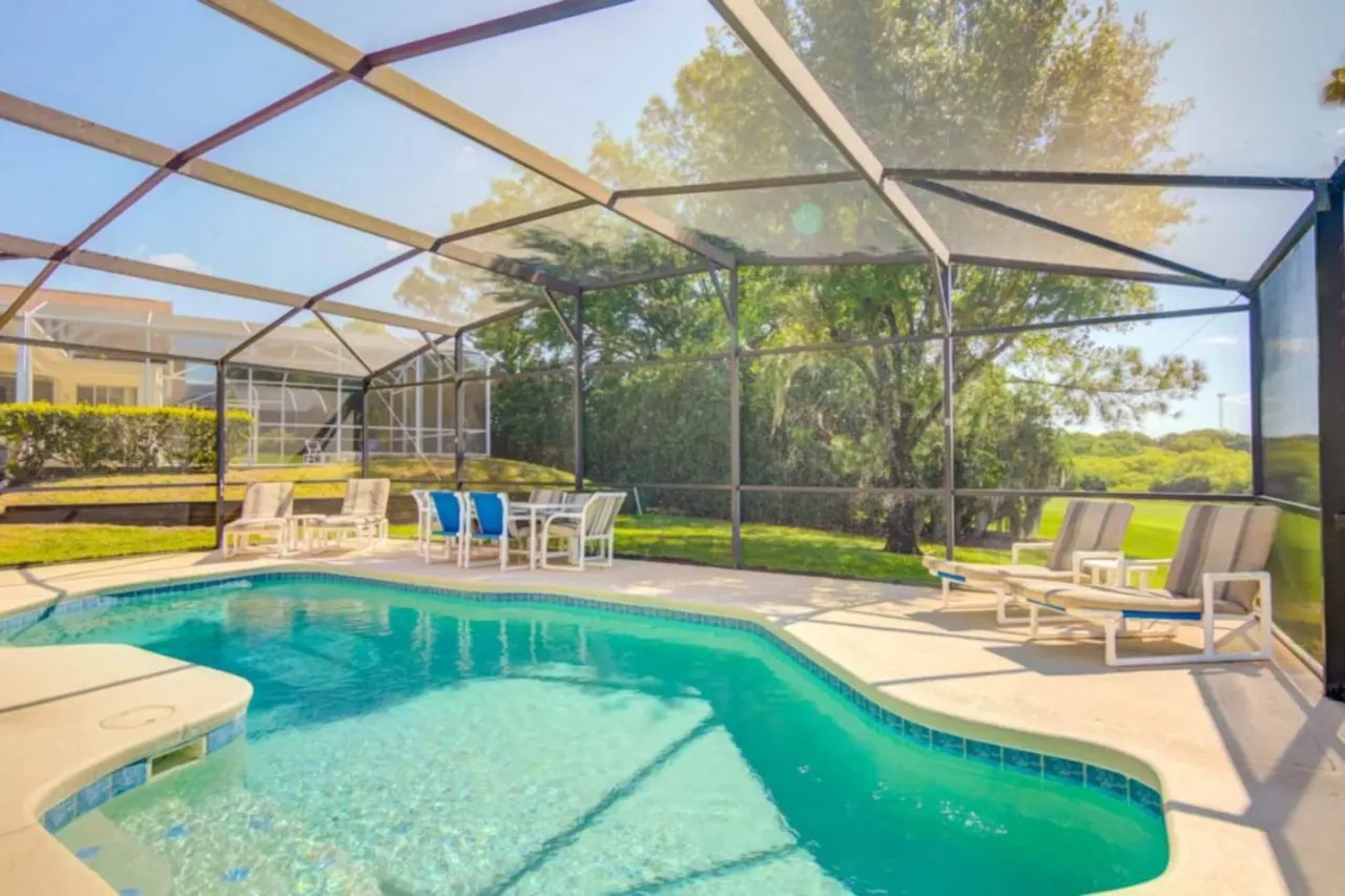 Spacious 5-Bedroom Villa with Private Pool, Spa, and Games Room 4