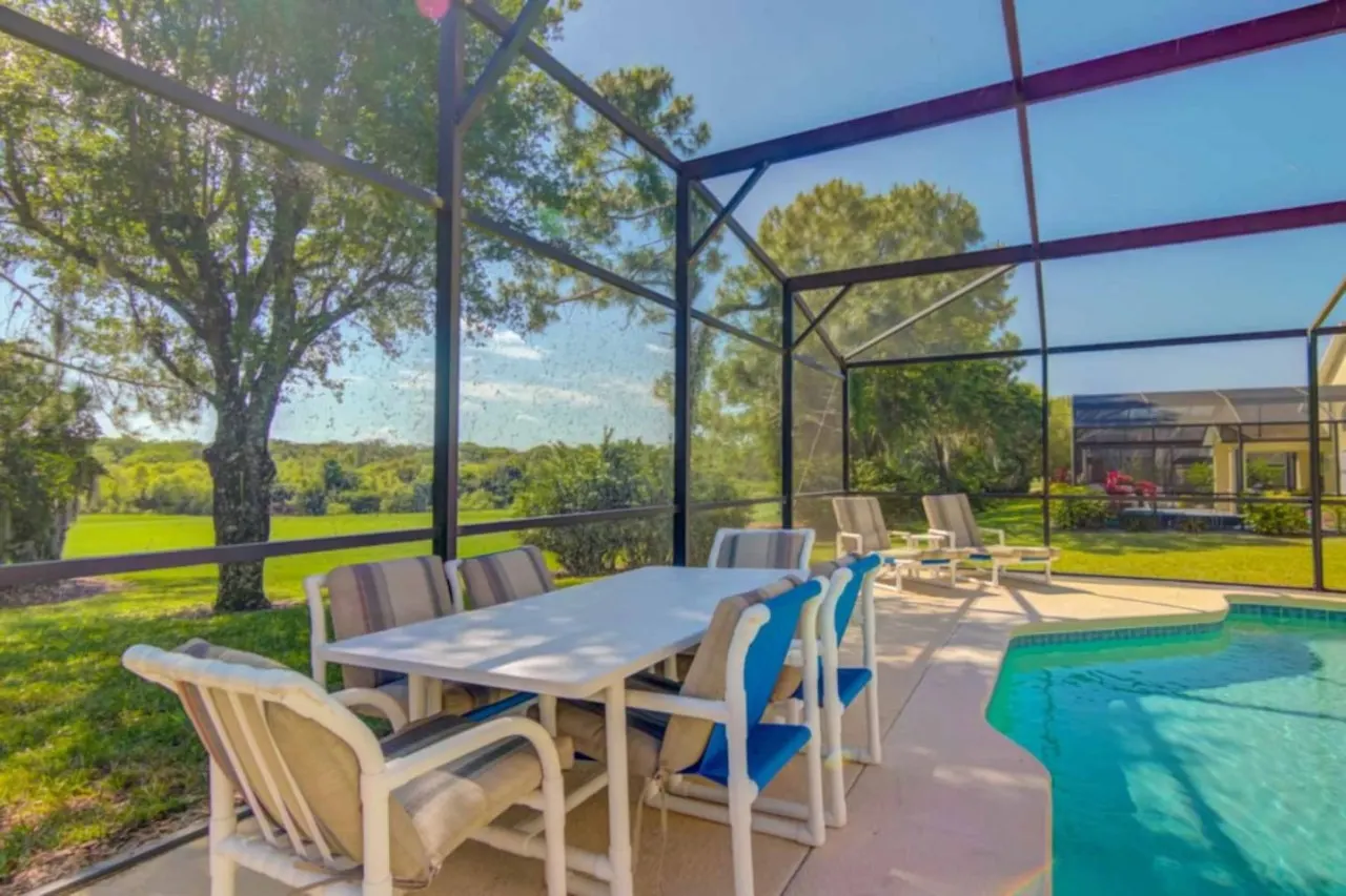 Spacious 5-Bedroom Villa with Private Pool, Spa, and Games Room 6