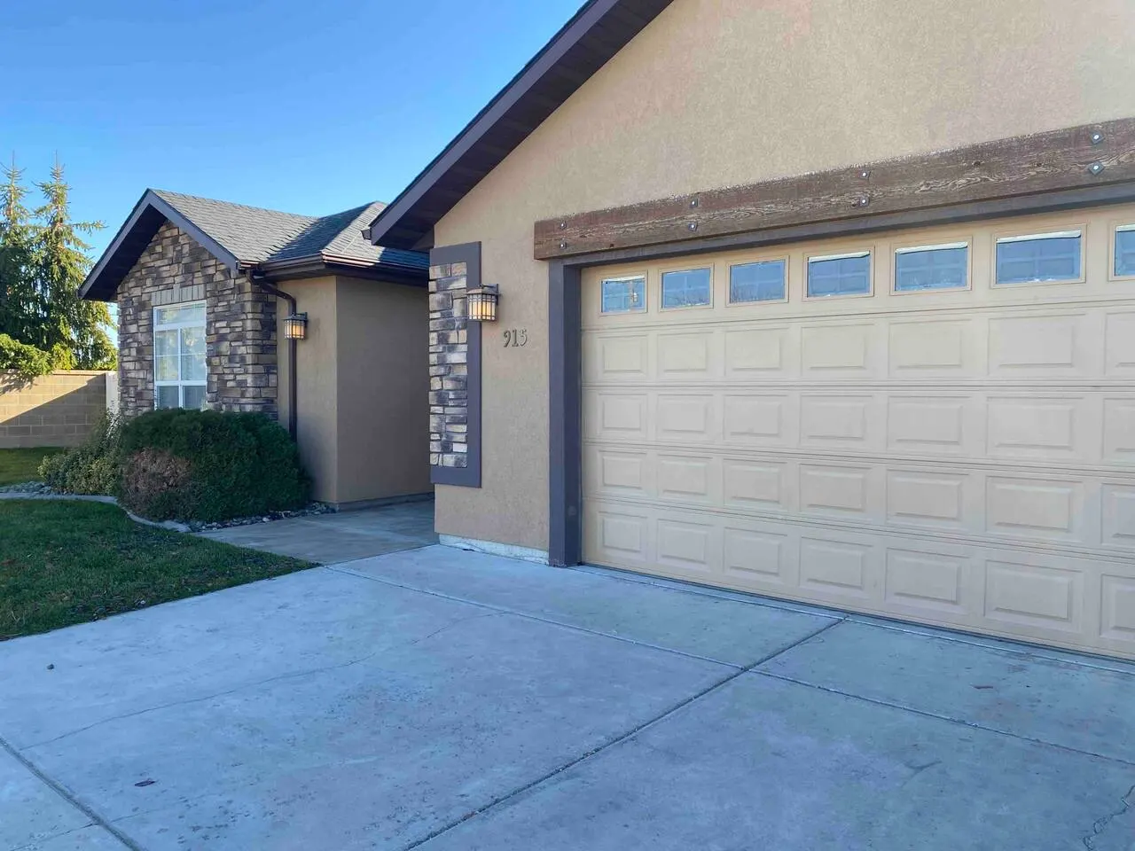 Sunterra Home King Suite Fenced Yard Garage 13