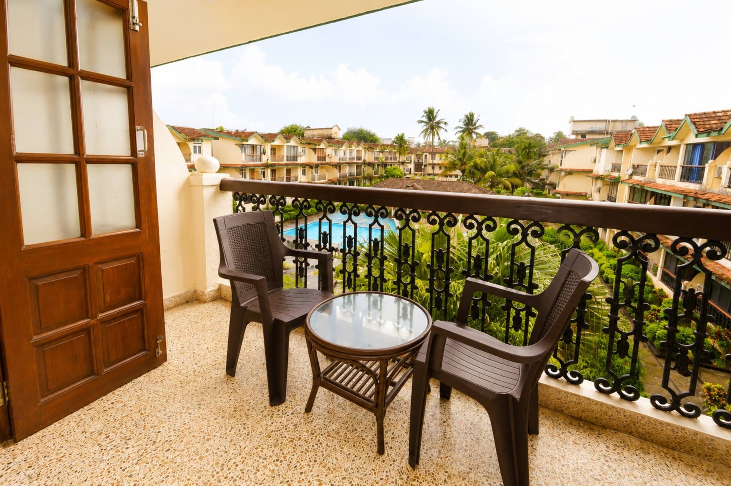 Coastal Luxury Stay • Pool • Balcony • Kitchen 17