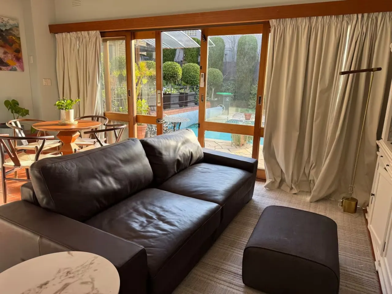 Chiara’s 1BR Brighton Gem with Pool and King Bed — photo 3
