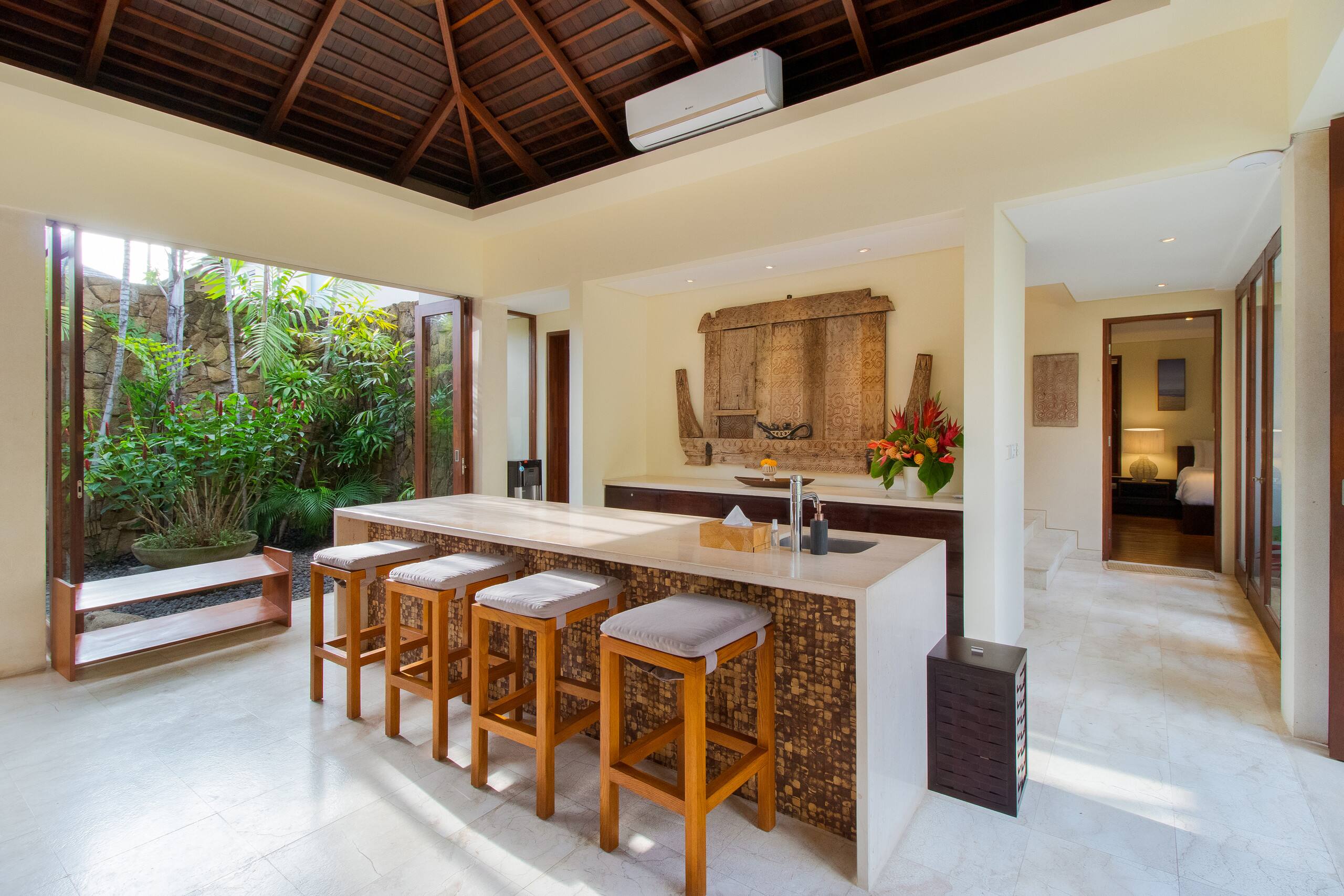 Super Spacious, 6 Bed, Chef, Daily B'Fast, 12 pax 16